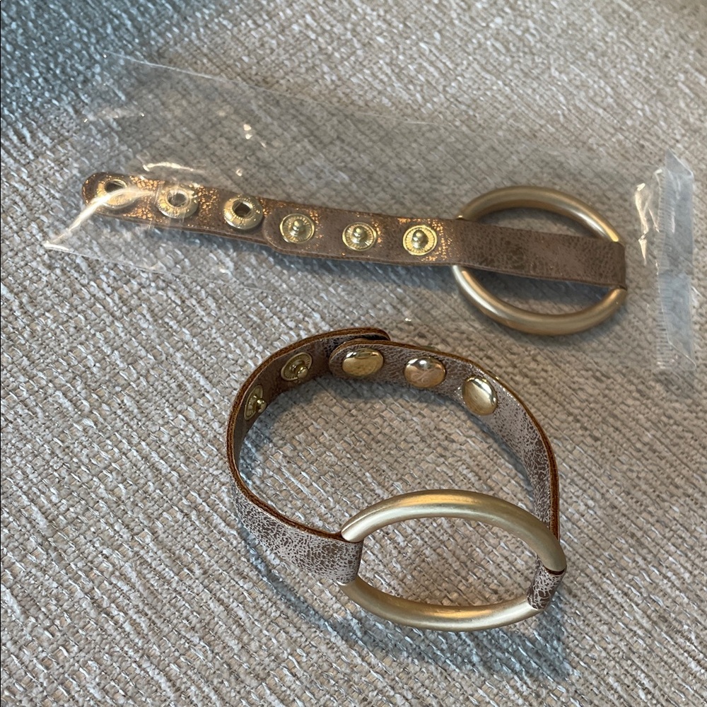 2 Gold-Tone Circle Leather Snap Bracelets $20for 2!! NEW - Picture 2 of 4